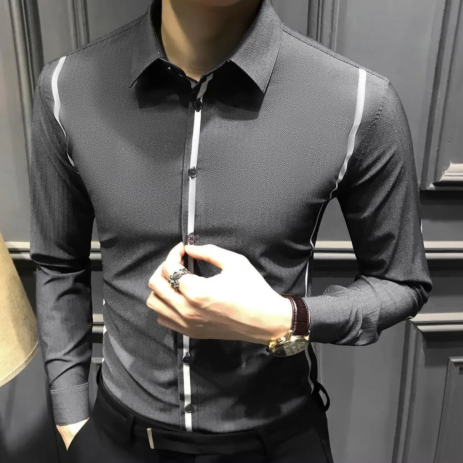 

Новая однотонная рубашка без железа, мужская рубашка на пуговицах с длинными рукавами, модная весенне-осенняя трендовая рубашка в стиле ретро против морщин
