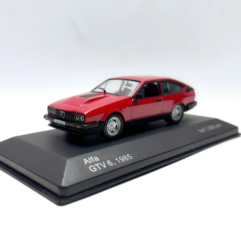 

Модель автомобиля WHITEBOX Diecast 1:43 Alfa GTV6 1985 из сплава, готовая, для коллекции, декоративная, подарок для мальчика, статическая модель для демонстрации