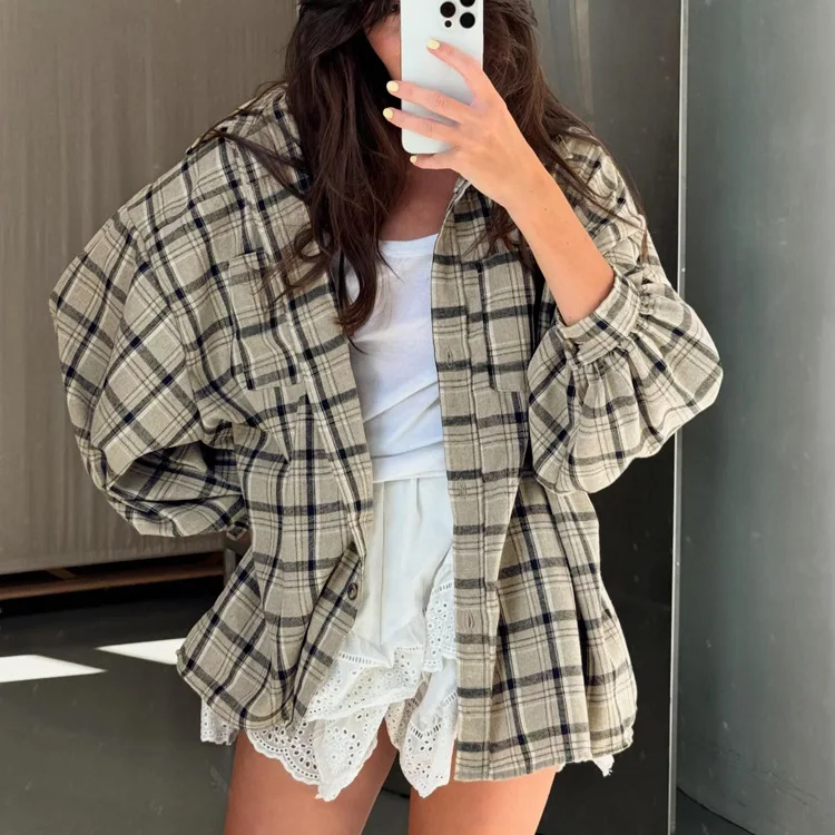 

Long Sleeved Pocket Plaid Women's Shirt 2025 New Fashion Versatile Lapel Loose Shirt