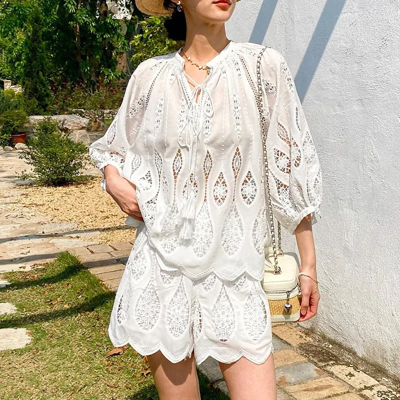 Johnature Summer 2025 Top da donna ricamati francesi in stile resort Camicie traspiranti con scollo a V comode e larghe con cut-out casual