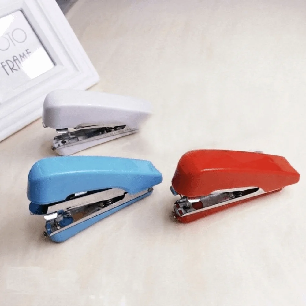DIY Tool Lightweight Sewing Machine Handy Small Sewing Tools portable Cordless Needlework Tools for Beginner