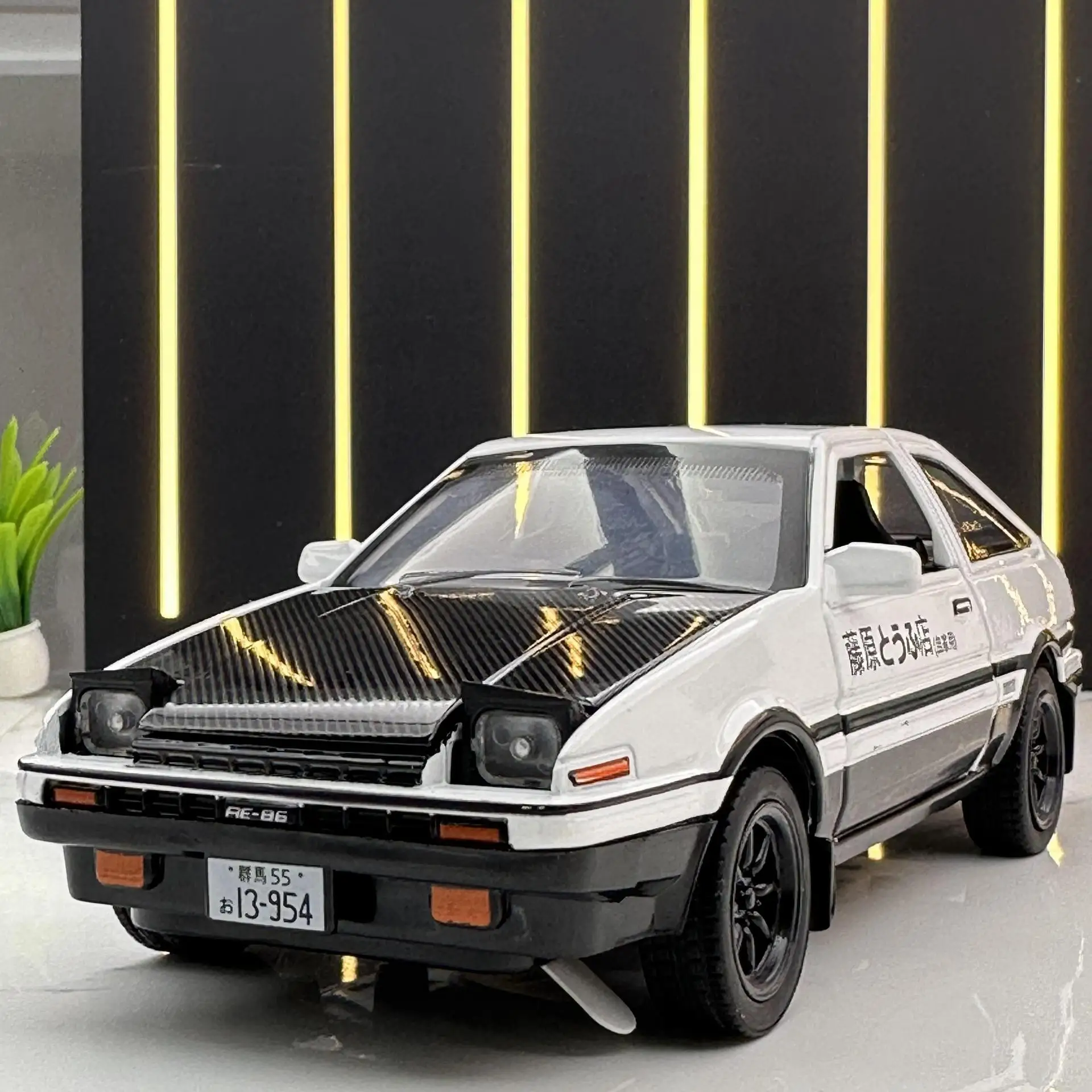 

Машинка AE86 1:30 со звуком и светом, откатывающаяся, детская игрушка, музыкальная модель, украшение, подарок, коллекционная литая модель автомобиля из сплава