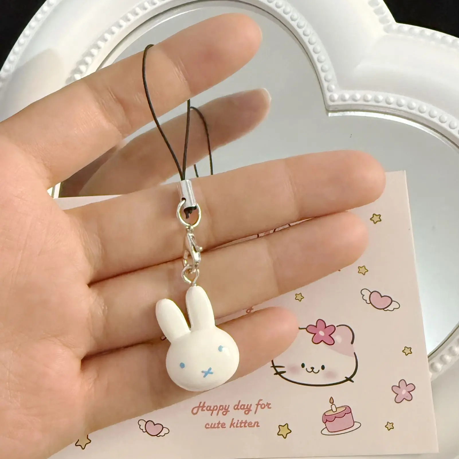 Kawaii Miffy Rabbit Schlüsselanhänger, niedlicher Cartoon, weich und bezaubernd, Mädchen-Herz, cremefarbene Glocke, Cartoon-Tasche, Dekoration, Geschenk für beste Freundin