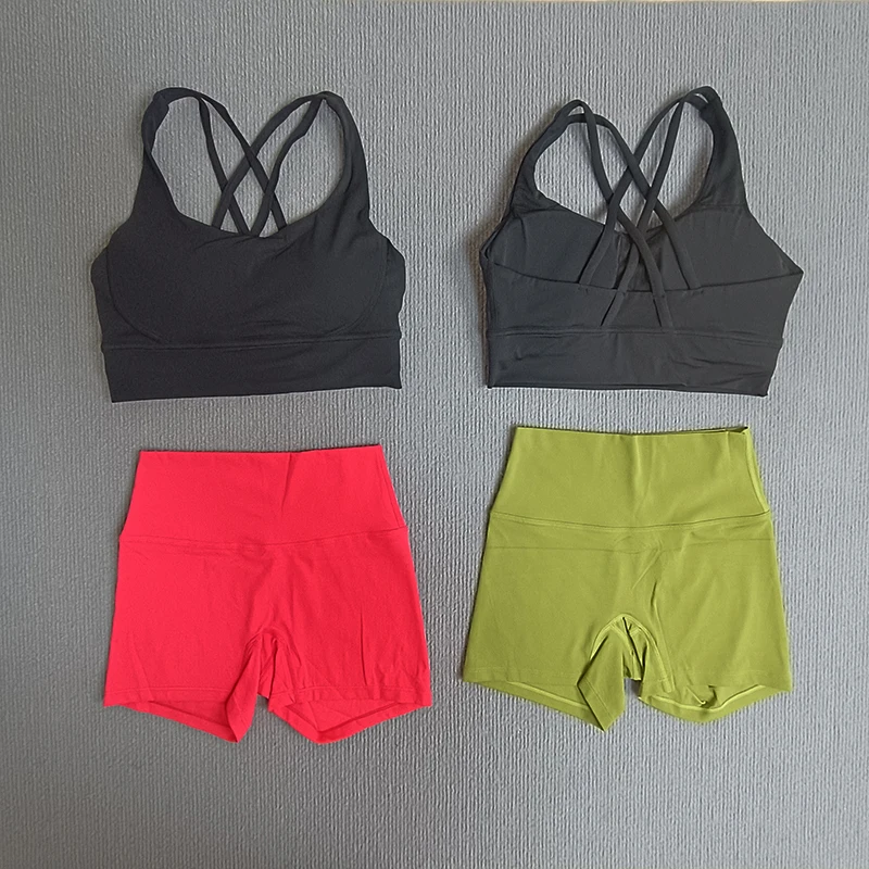 

Комплект из 2 предметов для йоги, классический черный бюстгальтер с яркими цветами, шорты для женщин, бег, велоспорт, тренажерный зал, бег, тренировка, растяжка по всем сторон