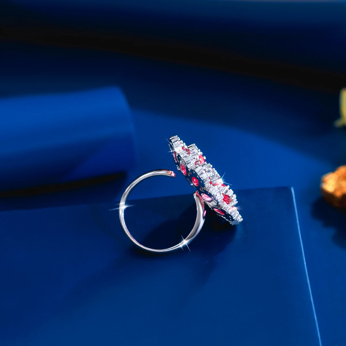 CWWZircons Rosaroter Zirkon Blumenförmiger Verstellbarer Ring für Frauen Glänzender Hochzeits- und Verlobungsschmuck Modeschmuck Geschenk Großhandel J0267 – Detail 9