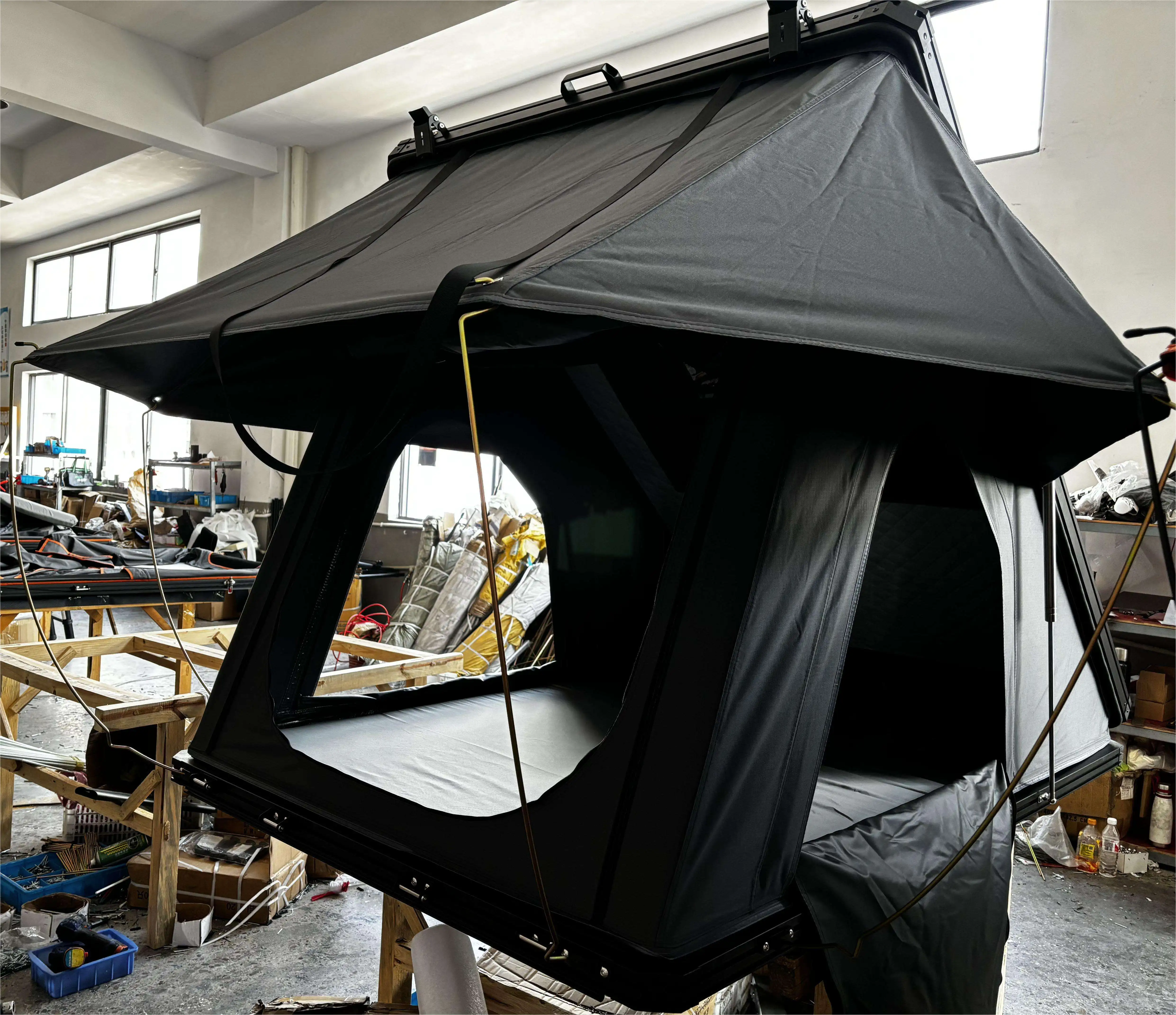 STLF LZS Wild Cloud 4WD Light Weight Aluminum Triangle Car Roof Top Tent with Awning Automatic Hard Shell Waterproof for Outdoor