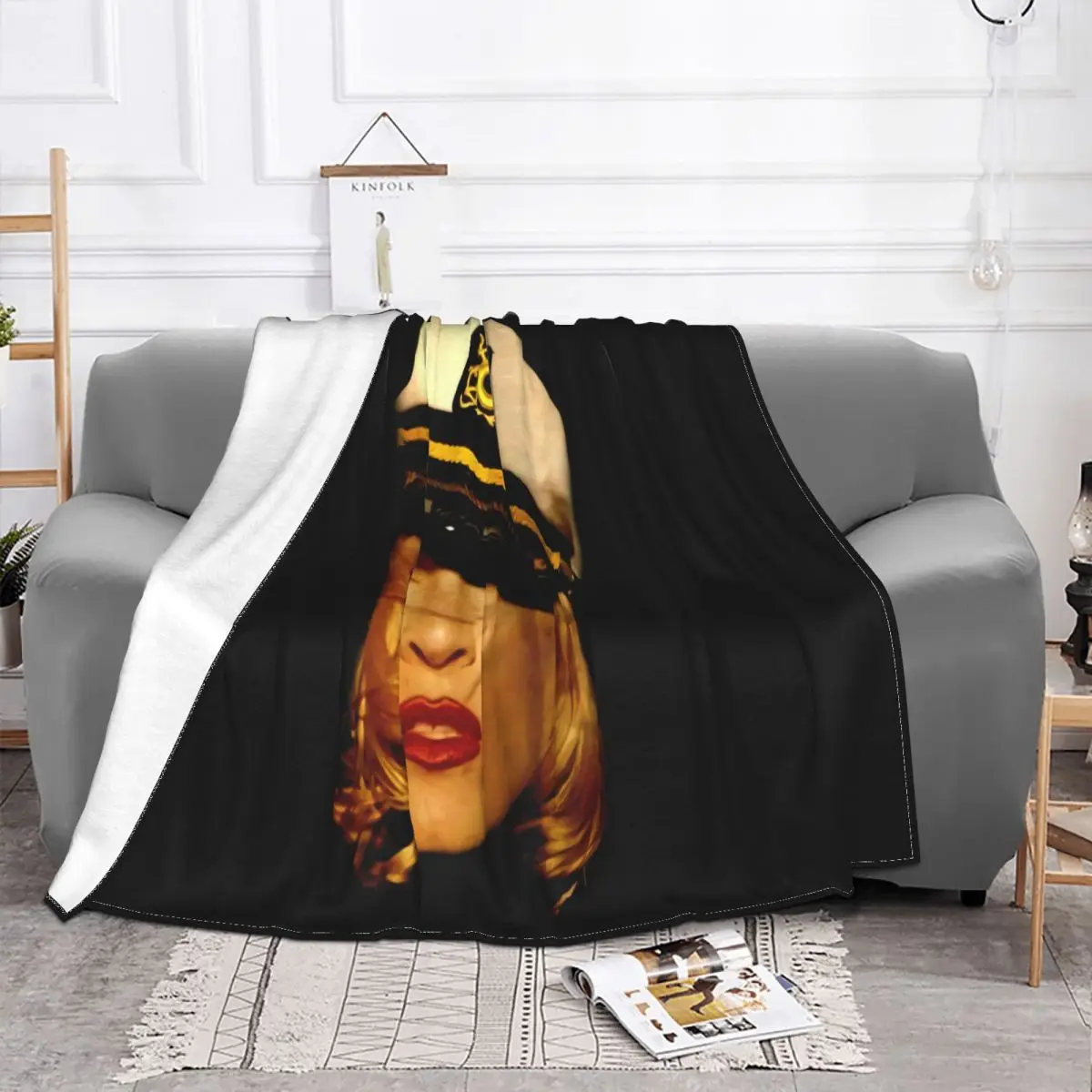 Freeship Madonna The Girlie Show Black Vintage Unisex S'6Xl Rare Creative Simple Throw Blanket