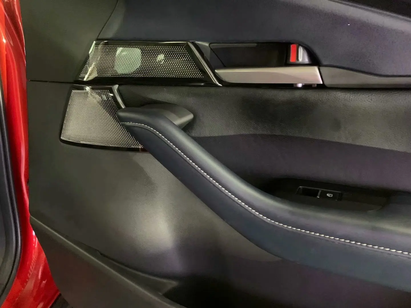 

Accessories Car-styling Inner Pillar A / Door Stereo Speaker Audio Loudspeaker Sound Cover Trim Fit For Mazda CX-30 2020 2021