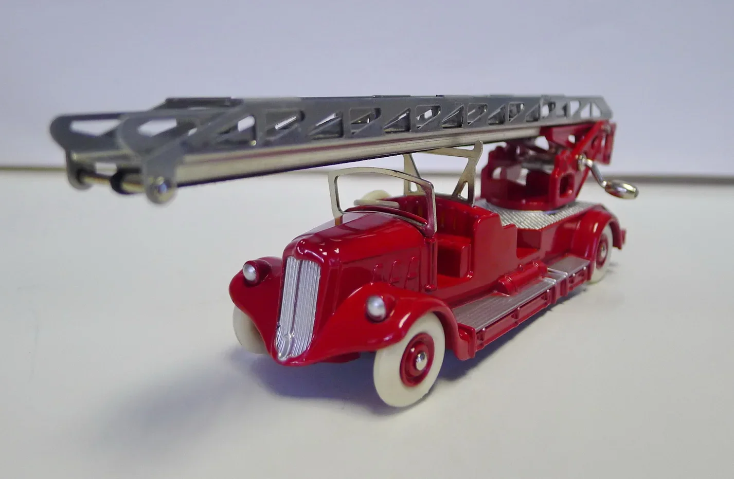 Atlas Dinky Truck 32D DELAHAYE  Gde Echelle Pompiers Diecast Toys 1:43