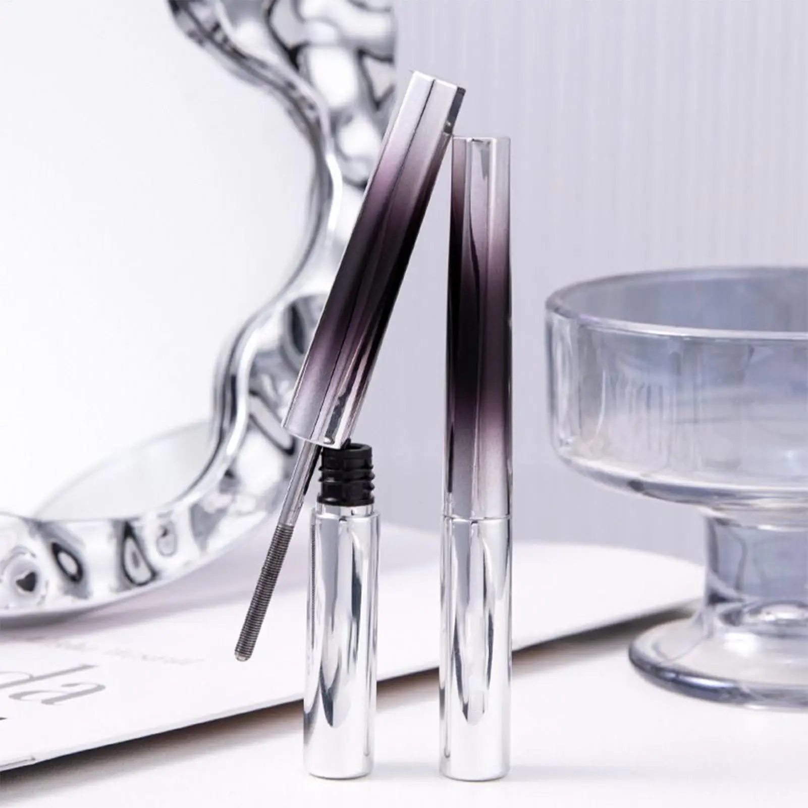 金属ワンド付きマスカラ 防水メタルマスカラ 長持ちするアイラッシュカーラー 軽量でボリュームのある素晴らしいまつげのためのメイクアップ