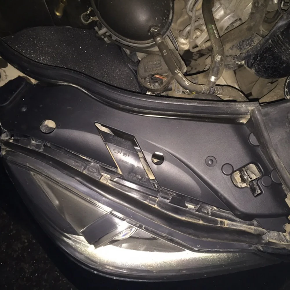 

2048261324 Защитная крышка верхней левой фары автомобиля для Mercedes-Benz W204 C300 C350 2008-2012-A97E