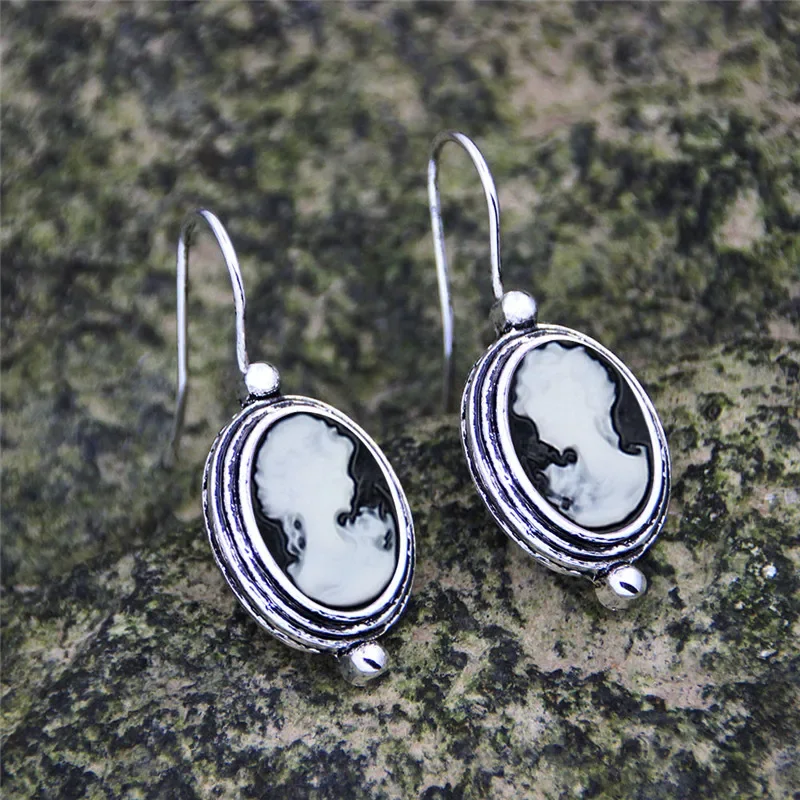 Vintage Lady Queen Cameo Women Earrings Antique Silver Plated Copper Hook Fashion Jewelry