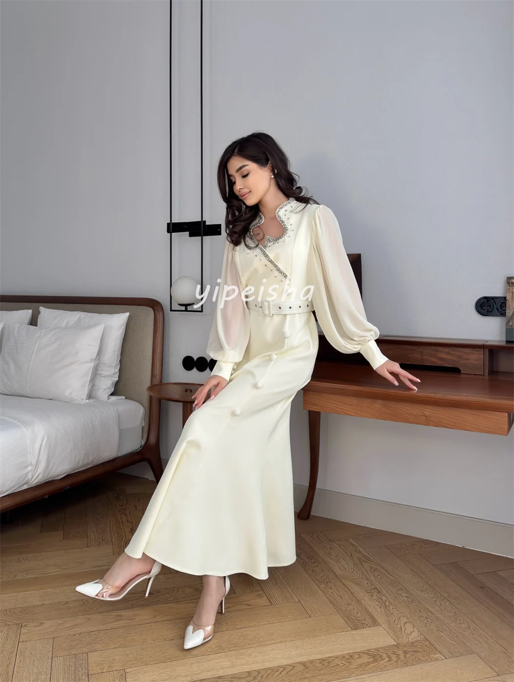 ชุดเดรสทรงเมอร์เมดคอวีประดับกระดุมคริสตัลแบบคลาสสิกสั่งทำพิเศษ คุณภาพสูง สไตล์โมเดิร์น สำหรับงานกลางคืน