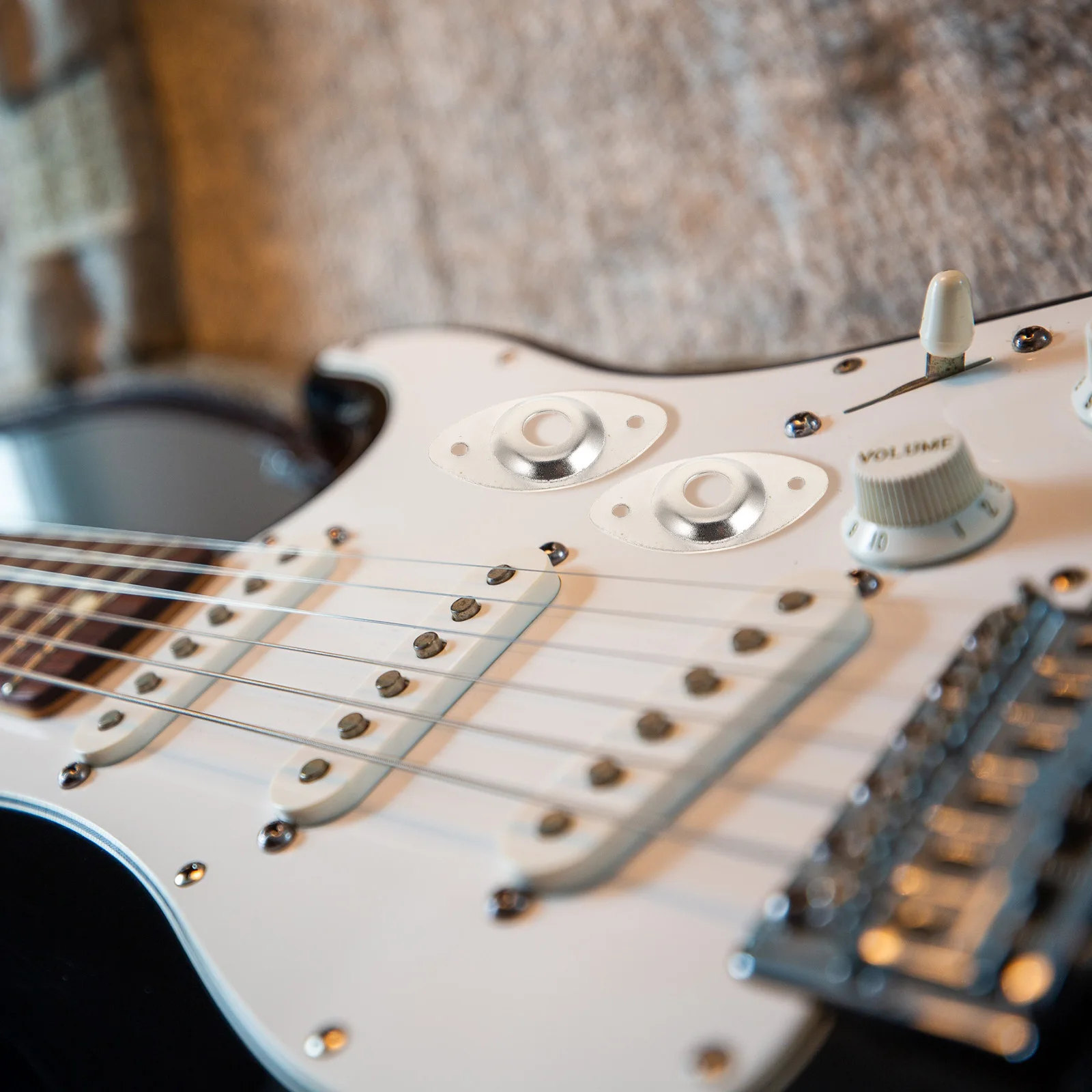 

4Pcs Electric Guitar Jack Plate Metal Parts Replacement Easy Install Protection Stability Classic Look Guitar Parts