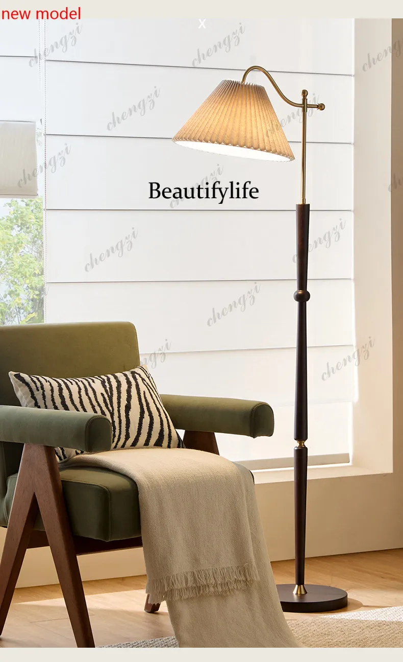 DD182Floor lamp living room sofa American high-end sense retro medieval, French bedside lamp