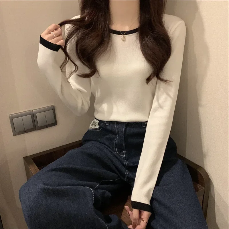 

T-shirt for Women's Autumn Slim Fit Round Neck Short Thin Top Intermittent Color Base New Long Sleeved Niche Design