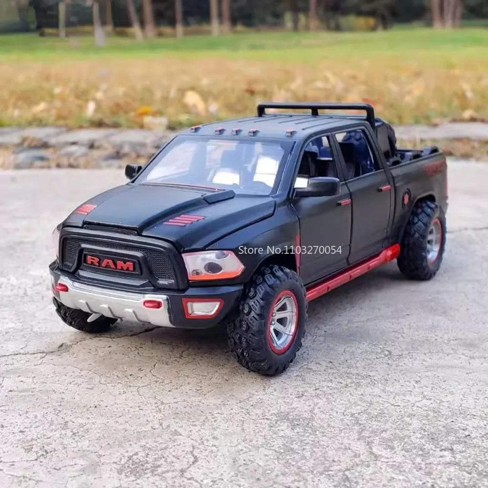 Ram trx-金属製の車のトラックモデル,サウンドとライト付きの車のおもちゃ,プルバックコレクション,子供へのギフト,1:32