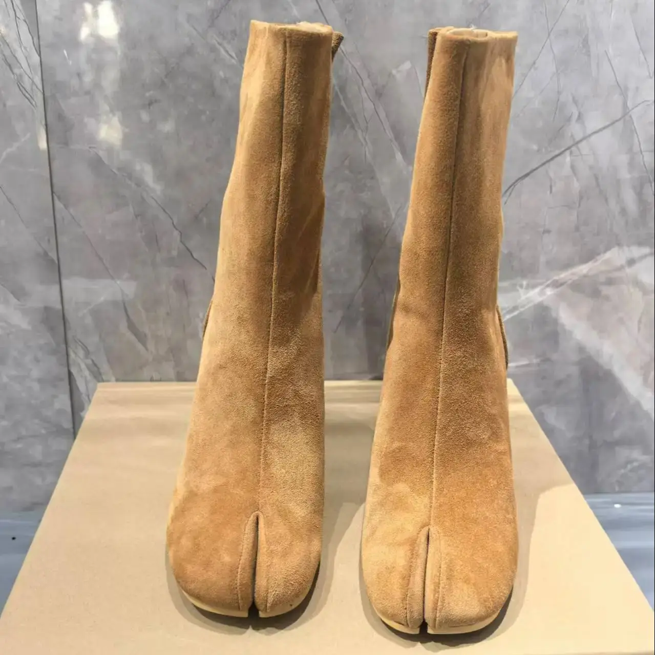 

Желтые фланелевые туфли Botas y Botines Para Mujer с круглыми высокими каблуками без шнуровки для взрослых, офисные женские туфли Tabi с разделенным носком, короткие сапоги для женщин