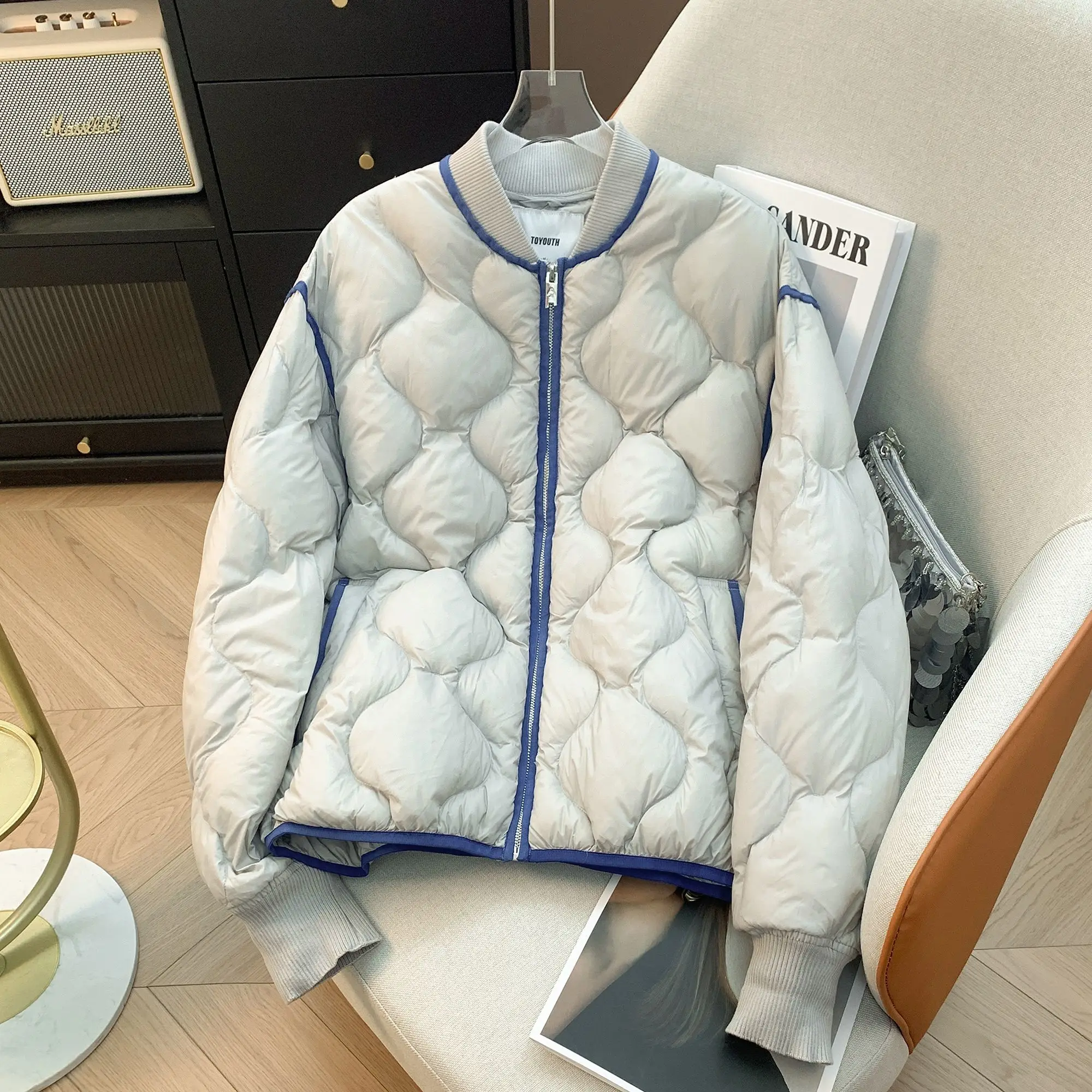 

2025 Winter New Short Cotton Jacket With Diamond Grid Pattern Stand Up Collar Lightweight Cotton Jacket For Women's Baseball