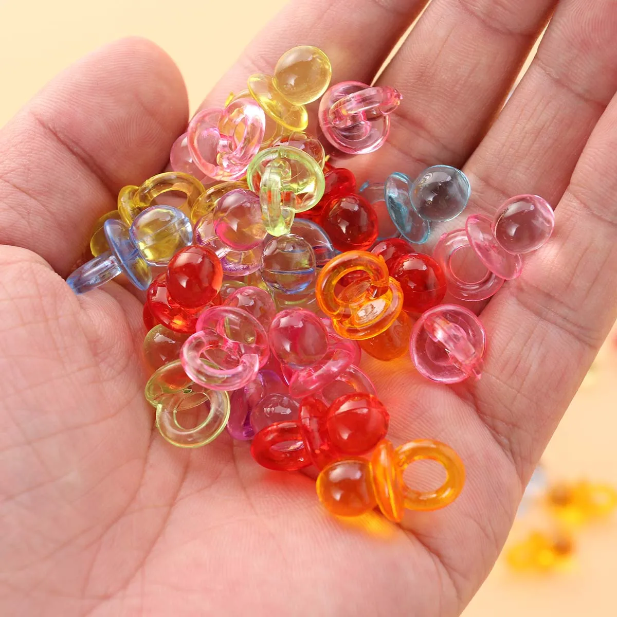 

50 шт. смешанные акриловые пластиковые маленькие детские пустышки для украшения детского душа, разбросанные столы, сувениры для вечеринок, игры