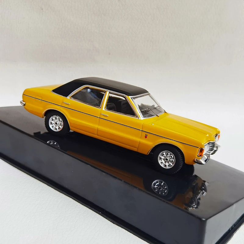 IXO 1:43 Scale FORD TAUNUS GXL1983 Alloy Car Model Diecast Toy Collectible Ornament Souvenir Toys Cars