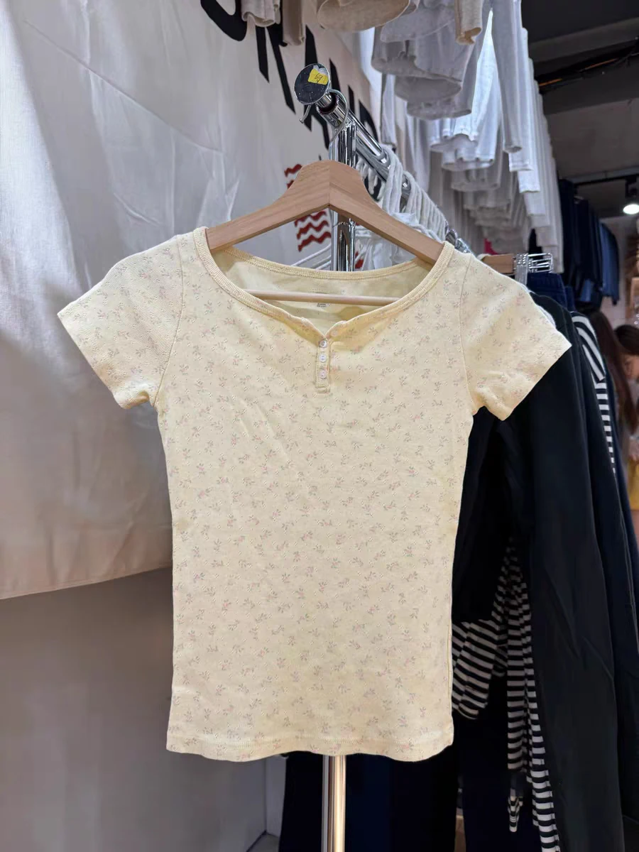 

New Floral Pink Eyelet Slim Crop Top Woman Four Buttons Scoop Neck Short Sleeve Cotton T-shirt Summer Sweet Cute Tee Shirts Y2k