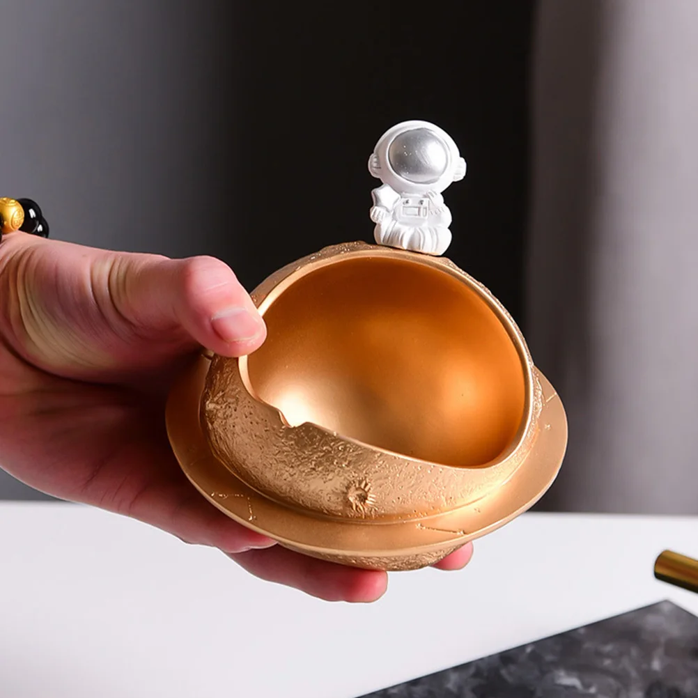 

Astronaut Ashtray Resin Ornament Waterproof Decor Cigarette Holder Container Exquisite