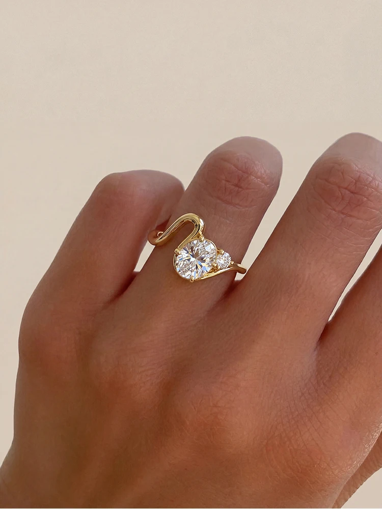 

925 Sterling Silver Shiny Wave Fashion Oval Zircon Ring For Women Anniversary Party Luxury High Quality Fine Jewelry Gifts