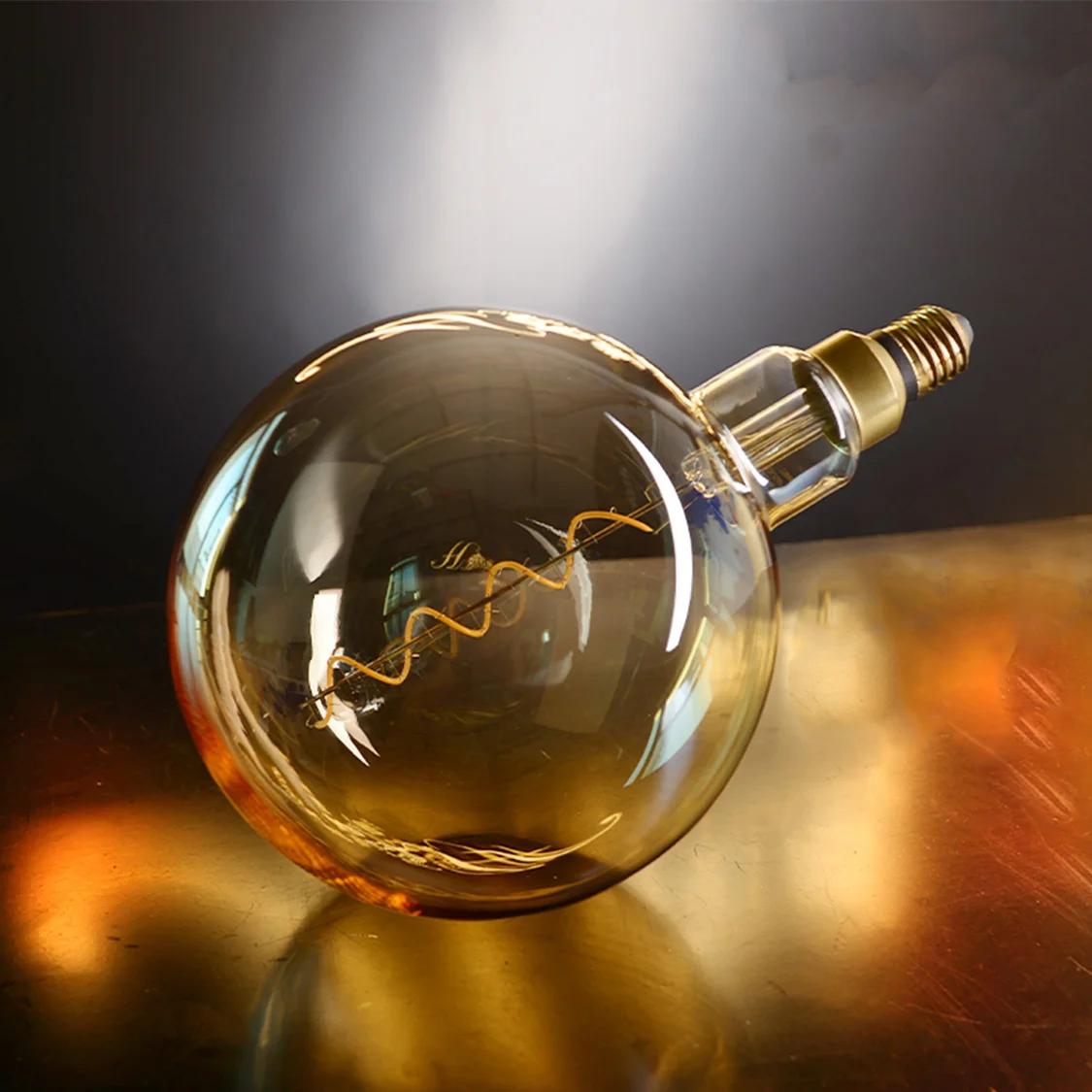 LEDフィラメント付き特大ガラス電球、金メッキ仕上げ、4W 220-240V、2500K温白色光、E27、20cm/7.87インチ省エネ