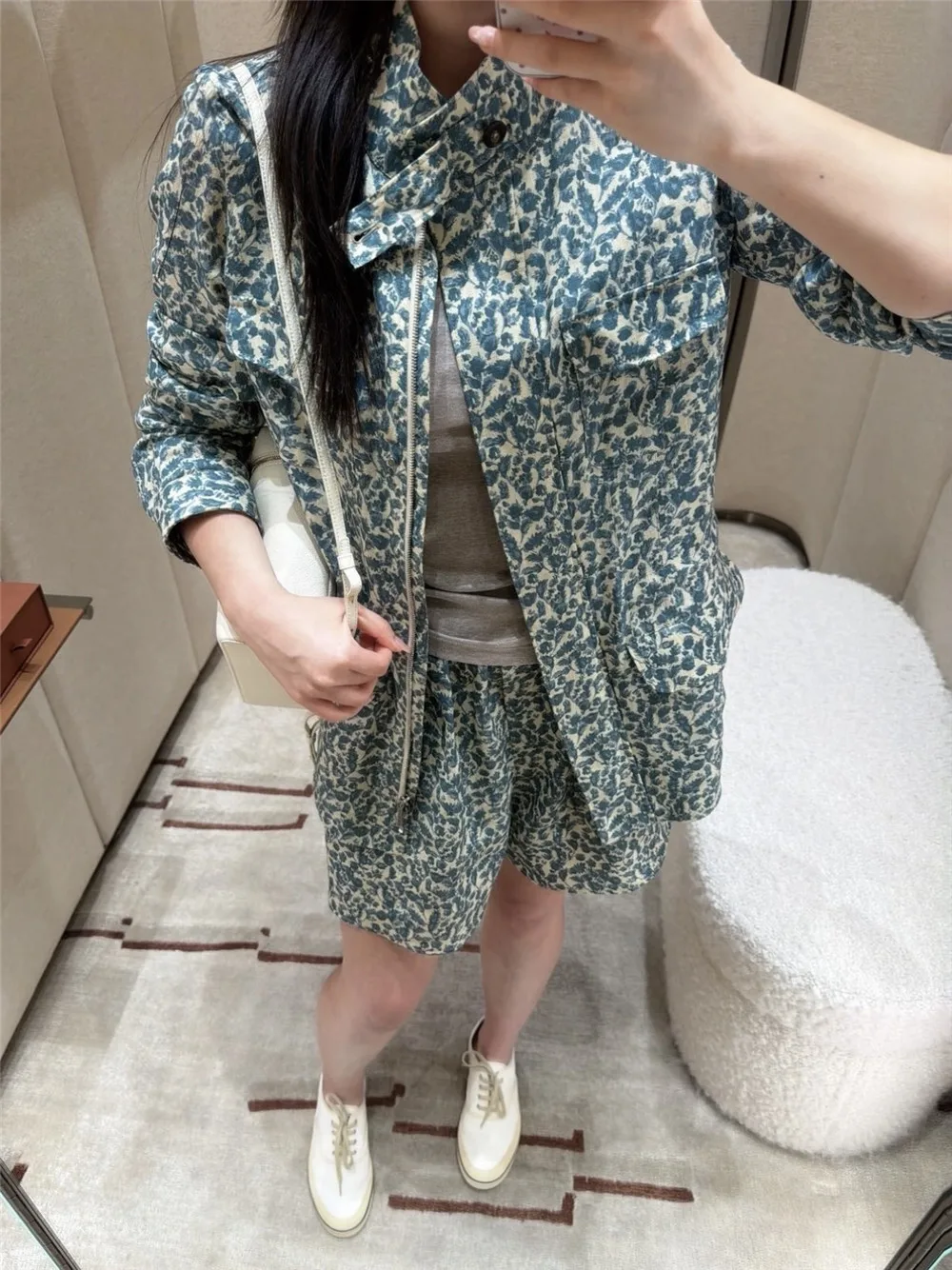

Women's Printed 100% Linen Drawstring Waist Lightweight Jacket And Print Shorts Casual Suit
