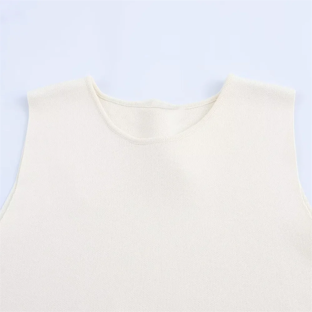 PB&ZA2024 autumn new women\'s fashion temperament slim fit casual simple vest round neck side button knit sweater