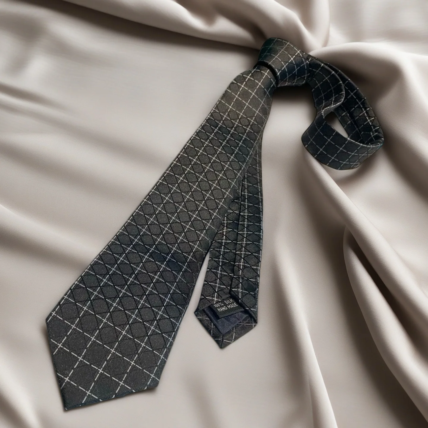 Holiday Gift Business Formal Bow Tie Luxury Brand Men's Neck Ties Handmade 100% Top Grade Twill Silk Soft Skin-friendly CD Style