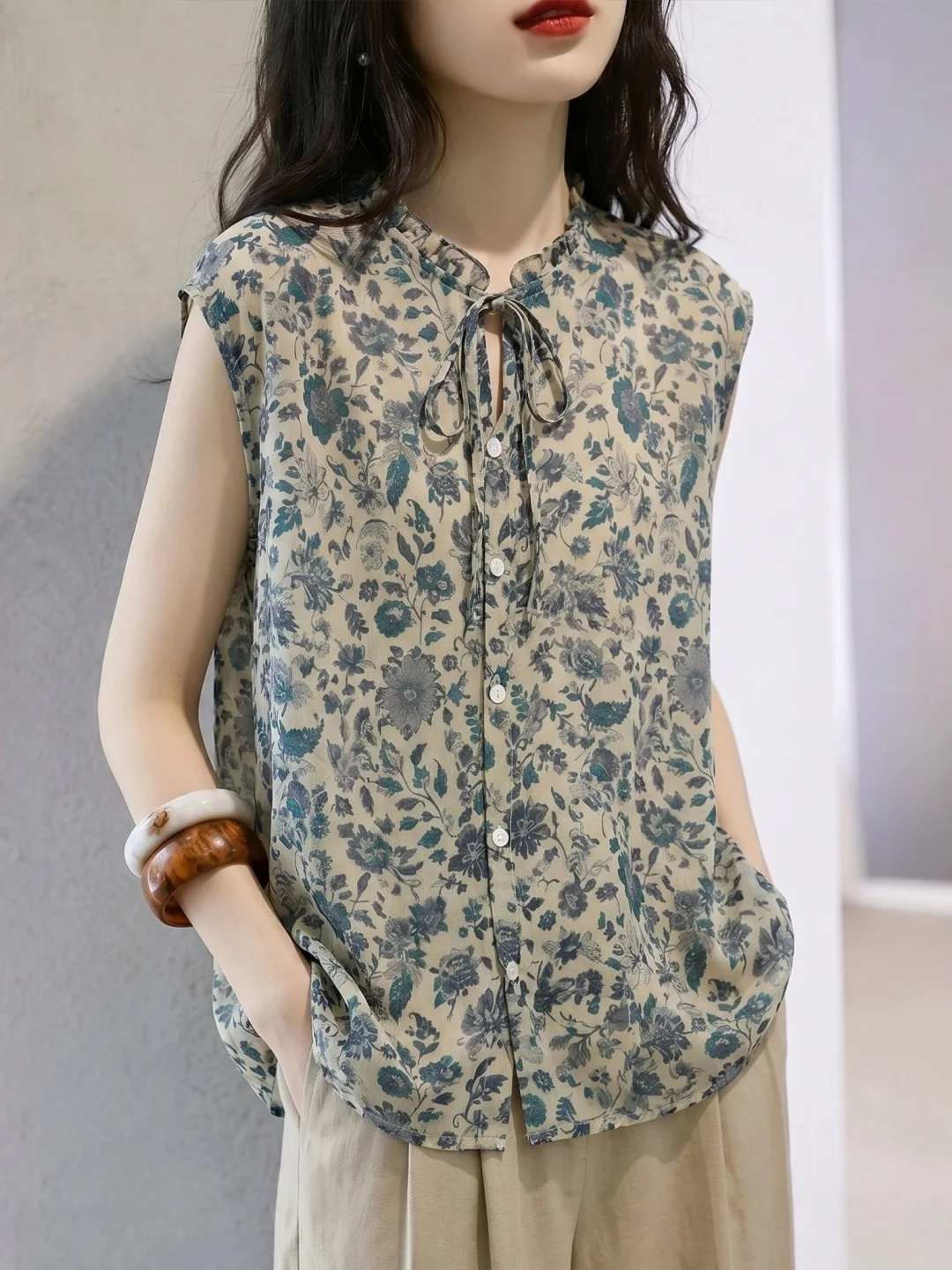 Floral Print Tie-Detail Single-Button Fashionable Silk Top Korean Style Straight Cut Short Sleeve Summer 2026 Poetic Lin