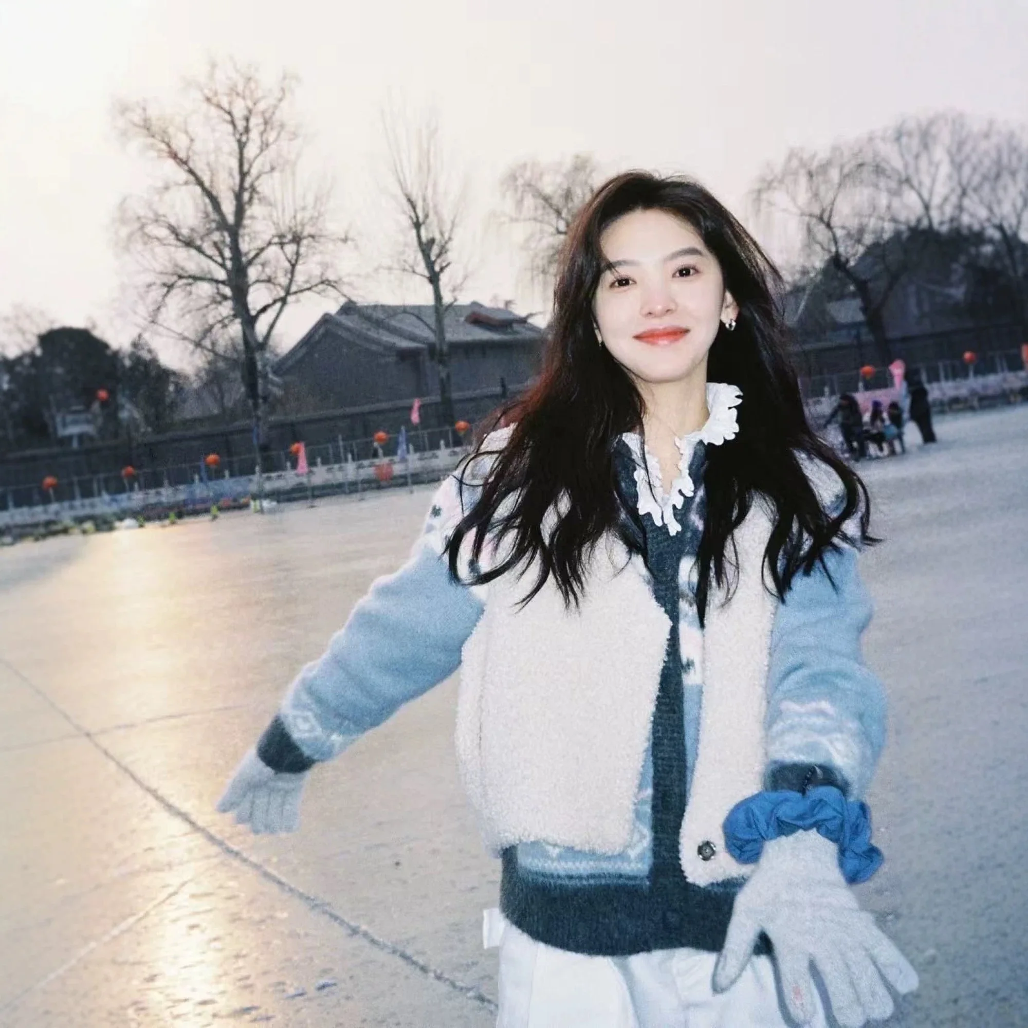 

Ounce Chapter 2025 Autumn Loose Lamb Fur ort Jaet V-Ne-Piece Leather And Fur Vest Commute Sle Single Button Closure