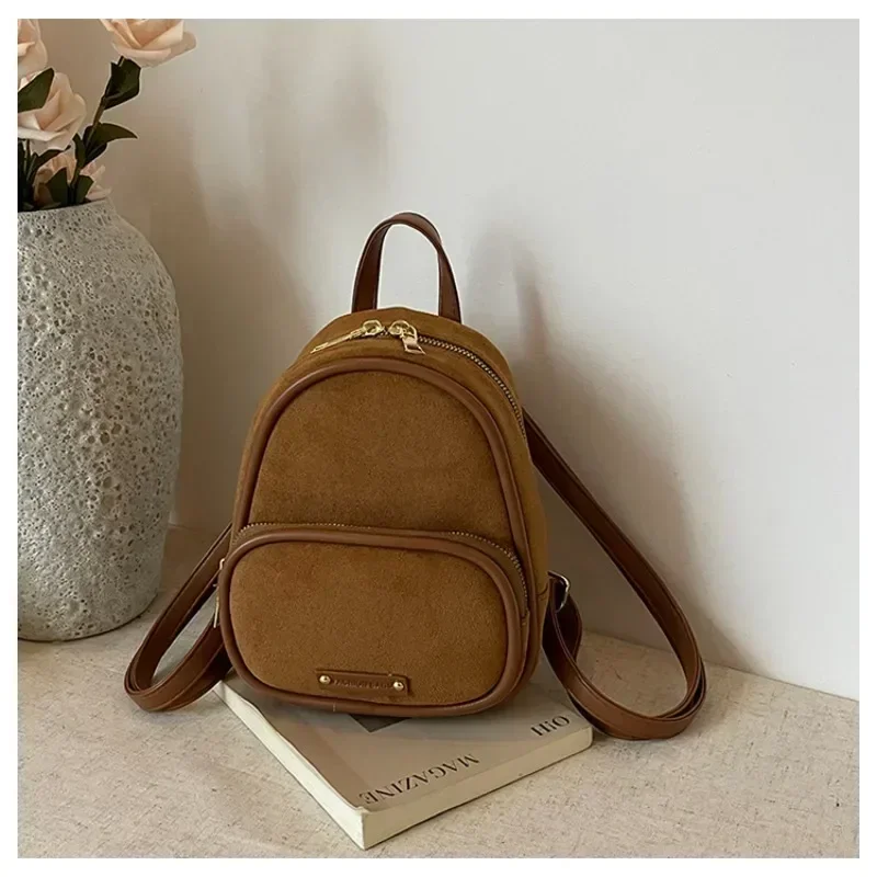 Minimalistyczny mini plecak dla kobiet 2024 Korean Edition New Autumn/Winter Retro Leisure Versatile Commuter Backpack Sac À Dos