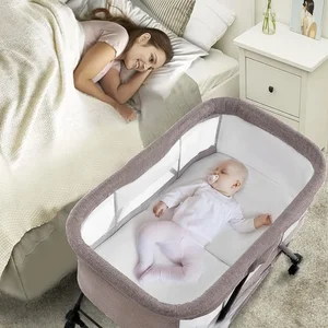 سرير أطفال للسفر مع 4 عجلات ، سهل الطي ، سرير بجانب السرير ، شبكة جانبية مسامية ، سلة تخزين ، مرتبة أفضل 12 أسرة أطفال مولودة من جديد - رقم 12