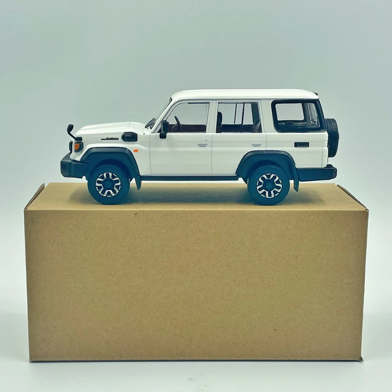 Diecast Car Model 1:30 TOYOTA LC70 Alloy Car Model Toys for Boys Collection Display Hobby Original Box