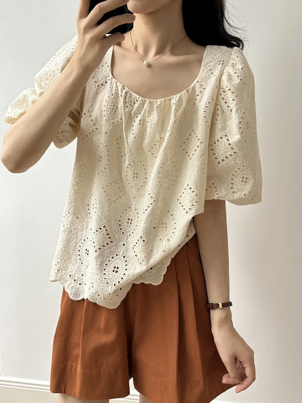 2024 Summer New Women's Blouse and Shirt Head Hollow Design Bubble Sleeve Top 3186