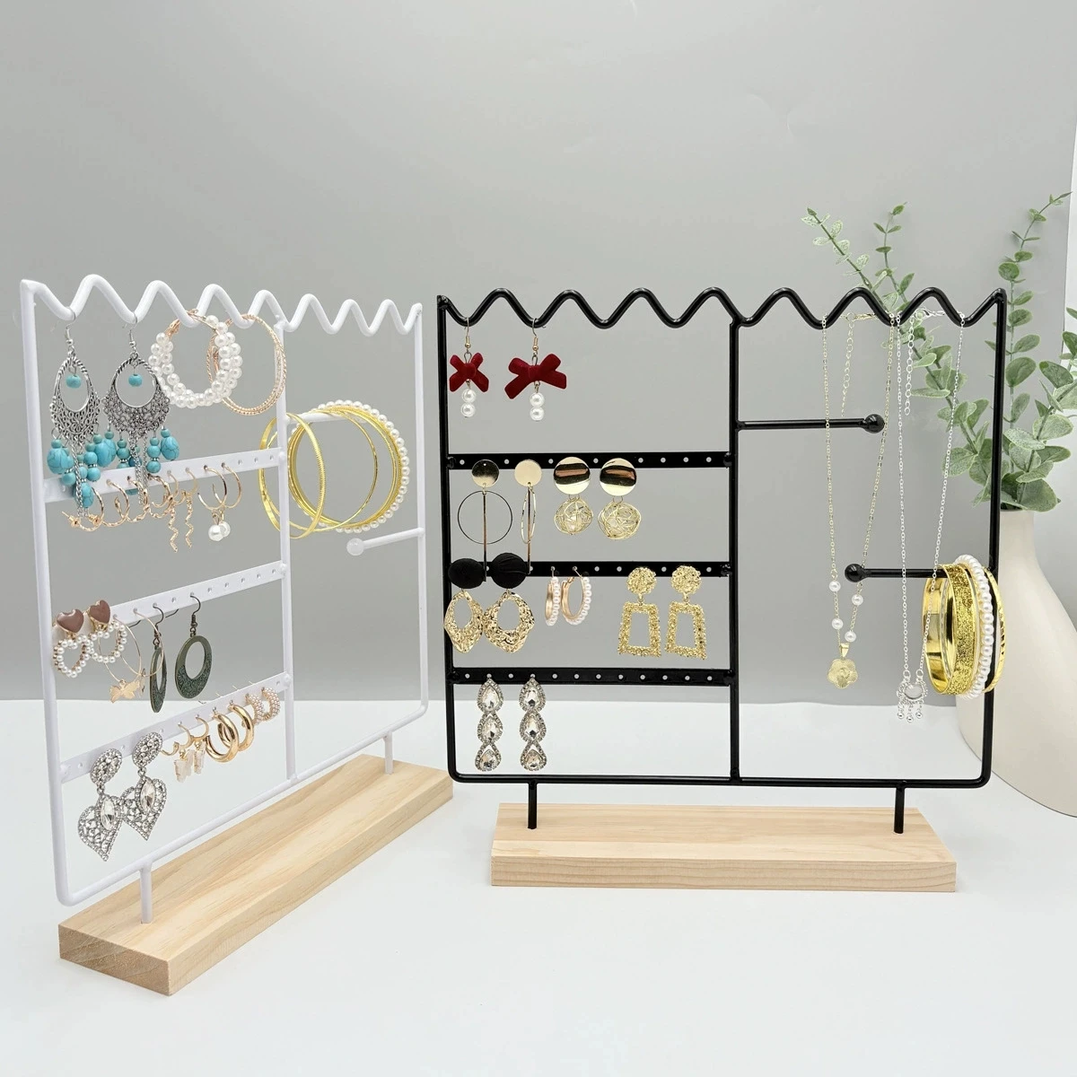 

Fashion Metal Jewelry Display Stand Desktop Necklace Bracelet Chain Earrings Ring Storage Rack Counter Window Showcase Props