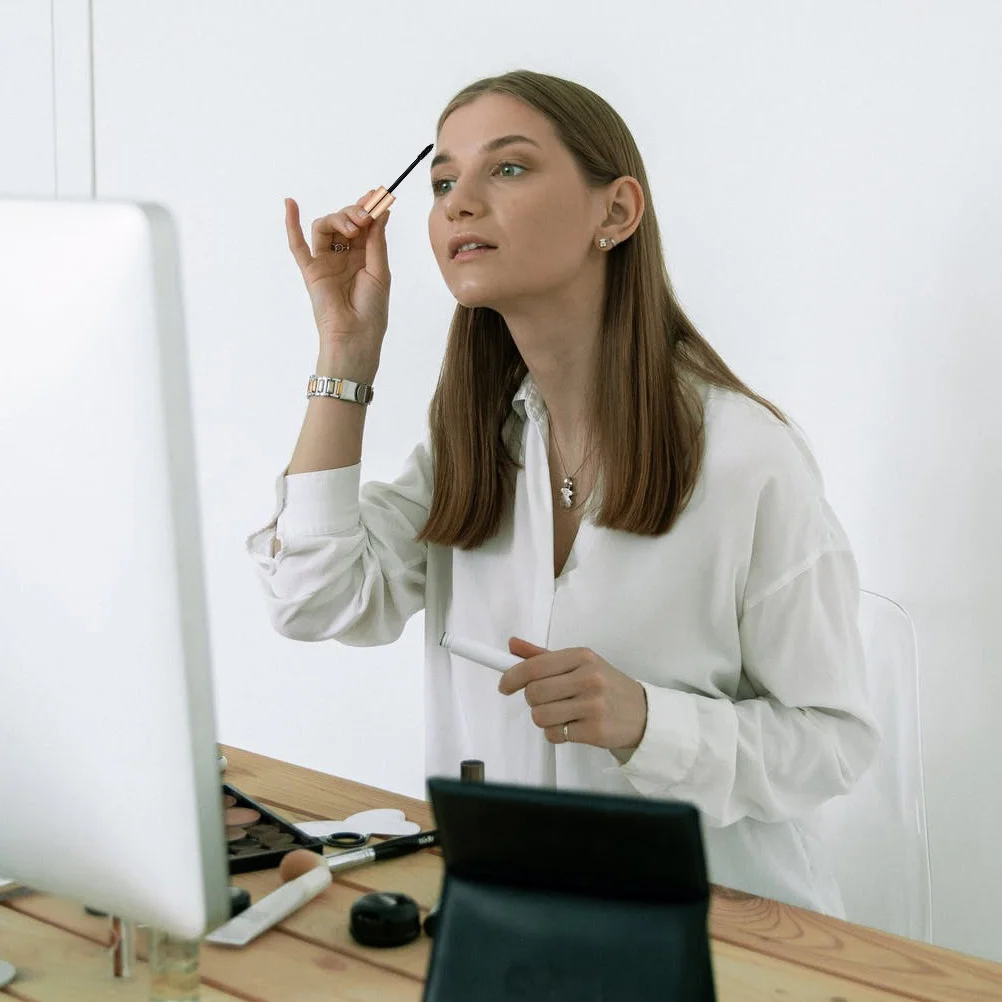 

Waterproof Mascara Fine Curling Formula Long Lasting Eyelash Makeup Cream For Women Ultra-Fine Eyelash Coat Lightweight Travel