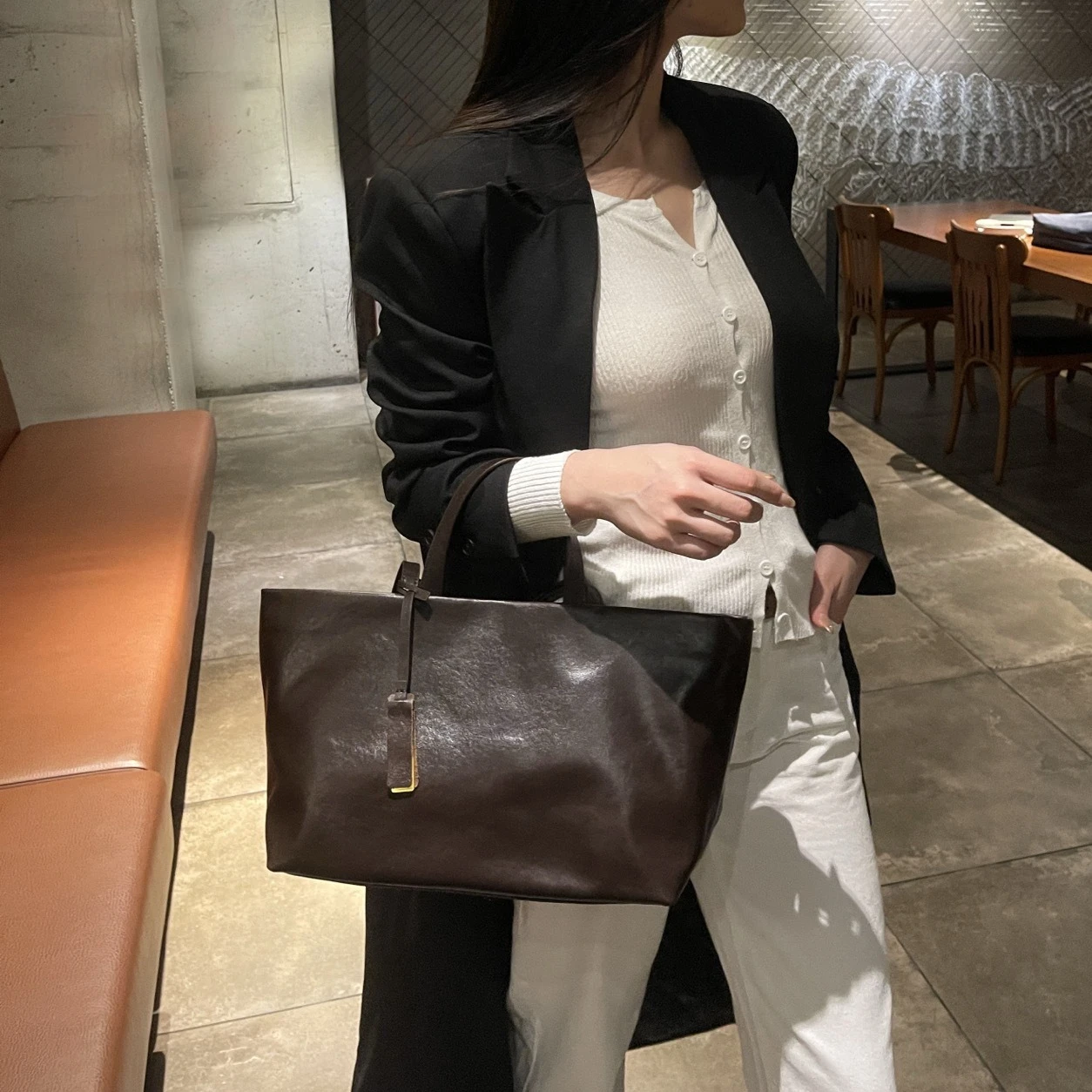 

Women's Genuine Leather Tote Bag - Vintage Underarm Shoulder Handbag & Spacious Cowhide Purse for Work & Weekend