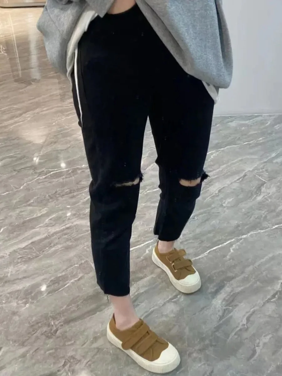 กางเกงยีนส์ฮาเร็มเอวสูงไซส์ใหญ่ ดีไซน์ขาด ทรงตรง ช่วยพรางหุ่น สีน้ำเงินเข้ม รุ่นใหม่ล่าสุดสำหรับฤดูร้อน สำหรับคนไซส์ใหญ่