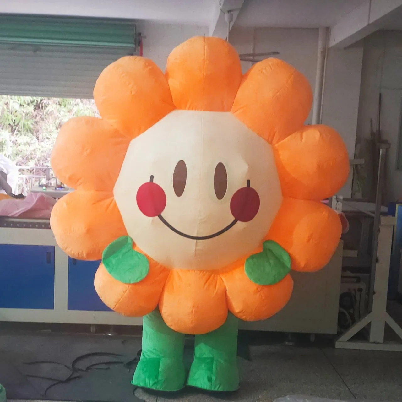 Inflatable cartoon flower doll clothing, seven-color flower doll clothing, worn by real people