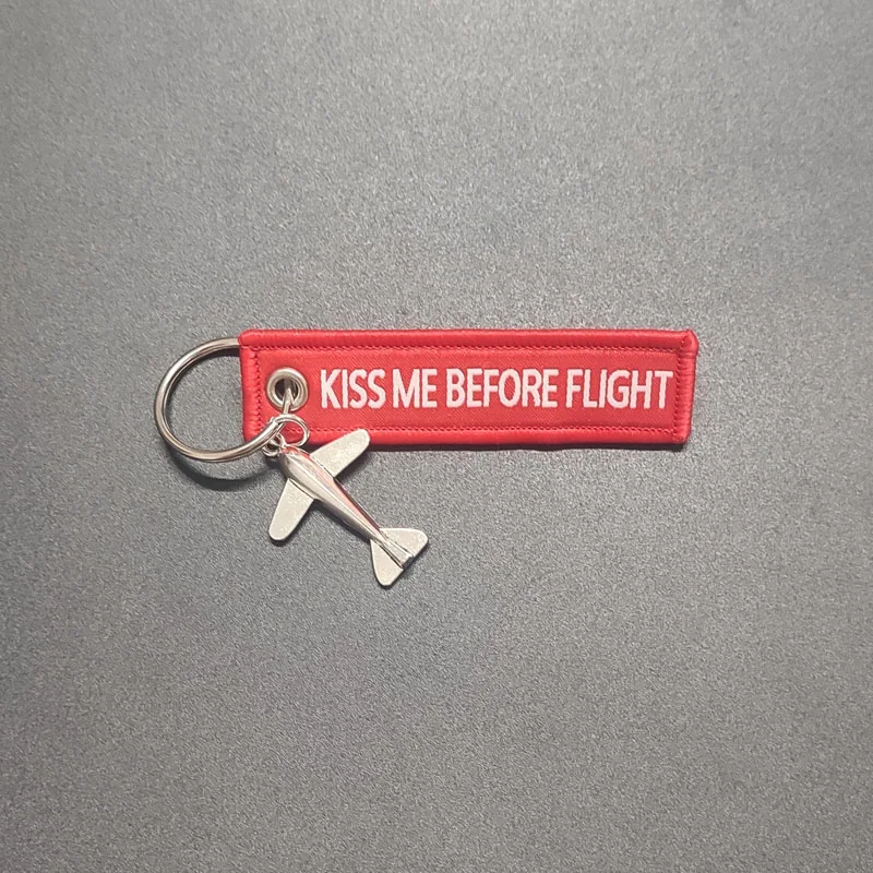 Aviation Keychain KISS ME BEFORE FLIGHT CREW Metal Aircraft Key Chain Flying Pilot Backpack Pendant Men Women