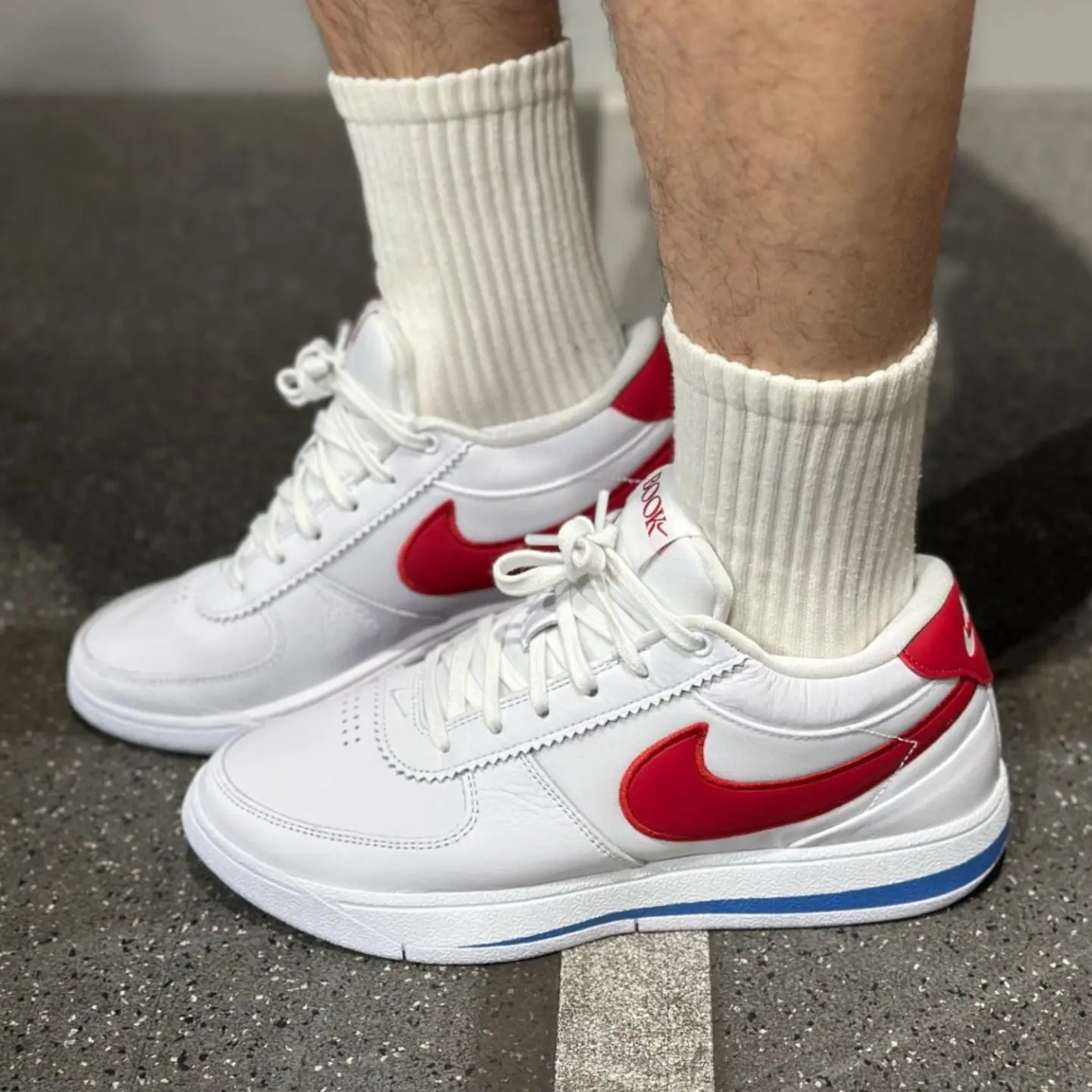 Мужские весенние новые баскетбольные кроссовки Nike Book 1, белые/красные/синие с низким берцем для женщин