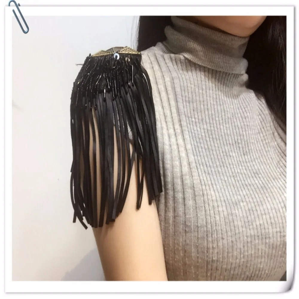 

2 pieces / lot of exquisite punk wind coat suit brooch tassel badges performances exaggerated rivets long accessories