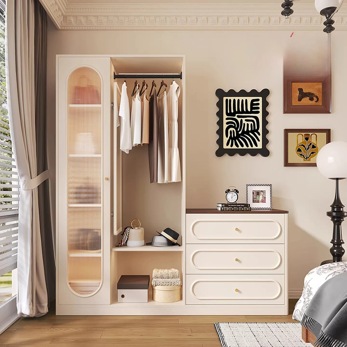 Cream wind bedroom floor-to-ceiling coat rack, full-length mirror integrated, end-of-bed hanger, chest storage wardrobe, vertica