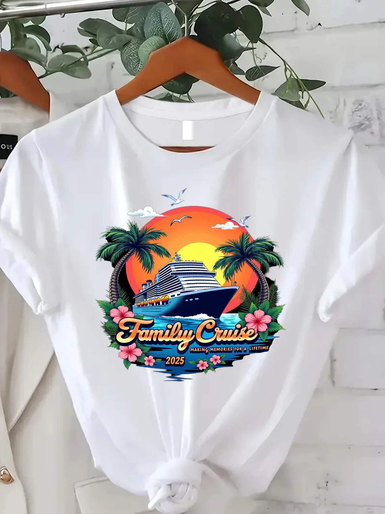 

Женская футболка Family Cruise 2025 Футболка с тропическим закатом для женщин — Vacation Vibes