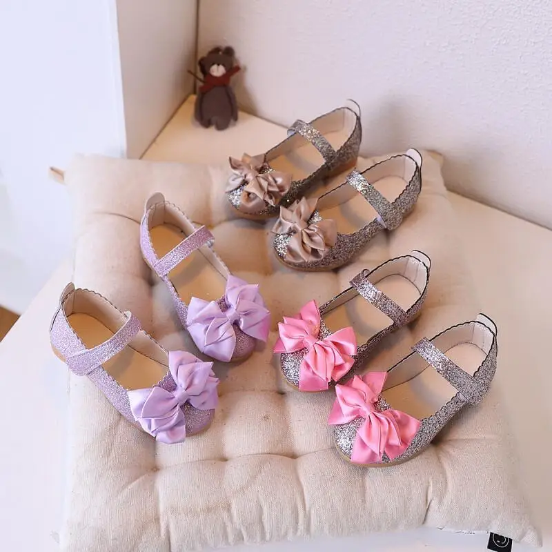 

Новые осенние детские туфли в корейском стиле с бантом, повседневные, кожаные, блестящие, для девочек, модель 2026 года