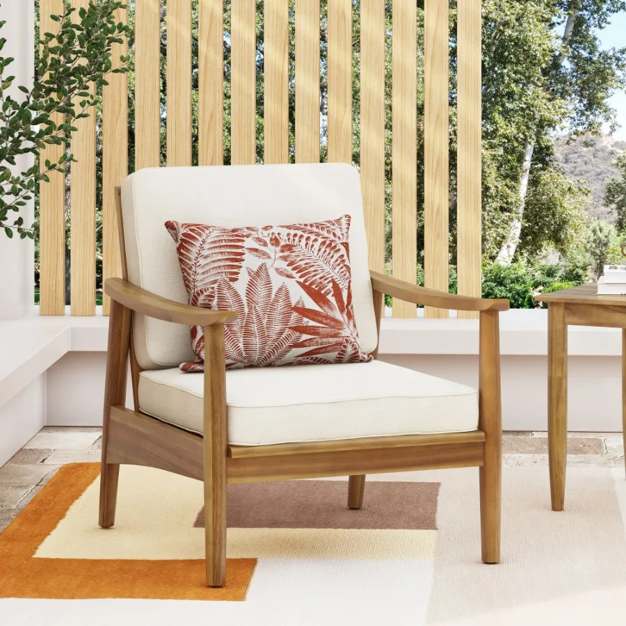 

WILLOWBROOK CLUB CHAIR